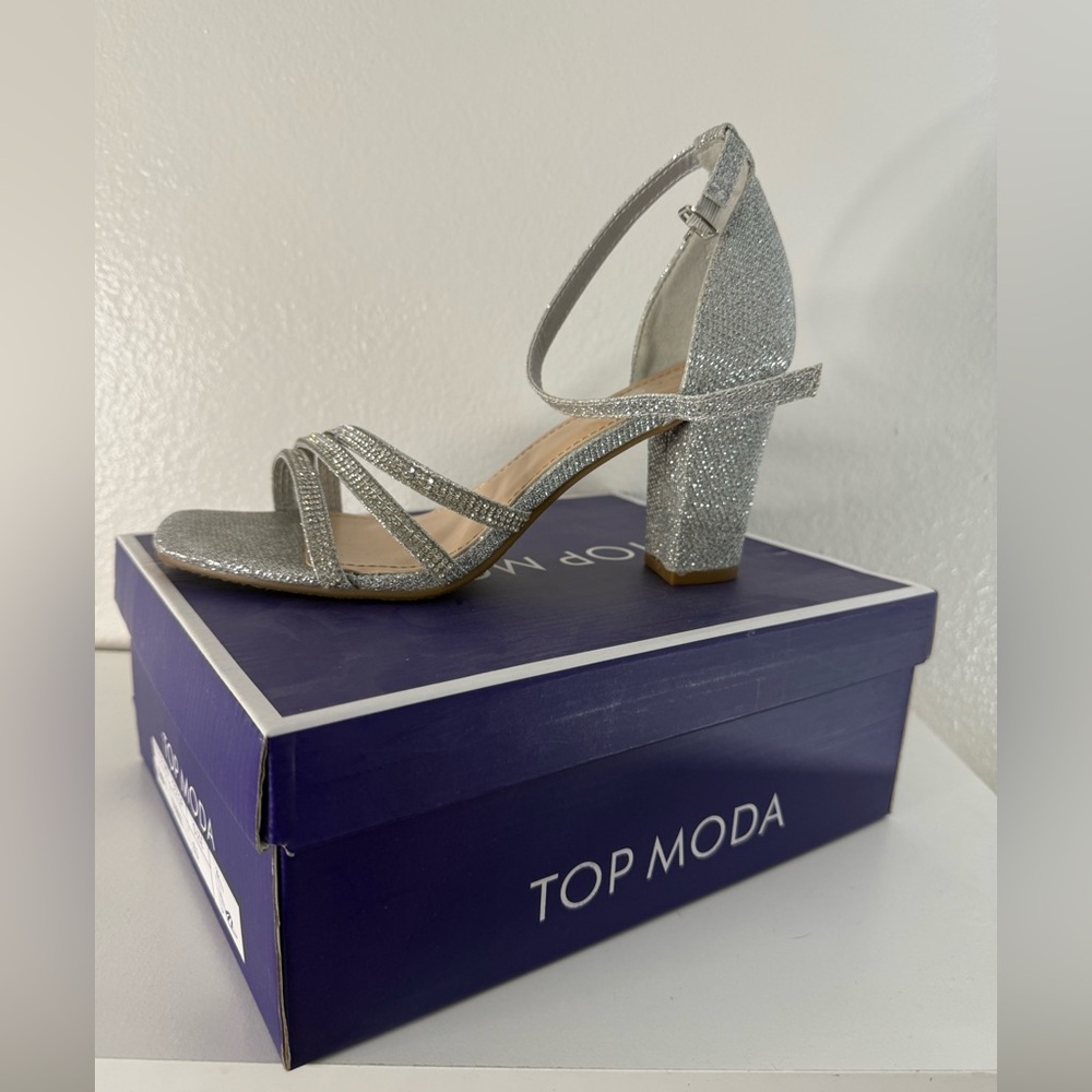 Top Moda Silver/GLT Chunky 4 inch Heel Sz(8.5)